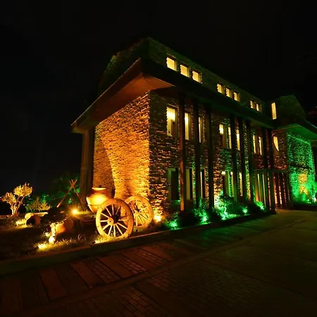 Manaspark Deluxe Hotel-2